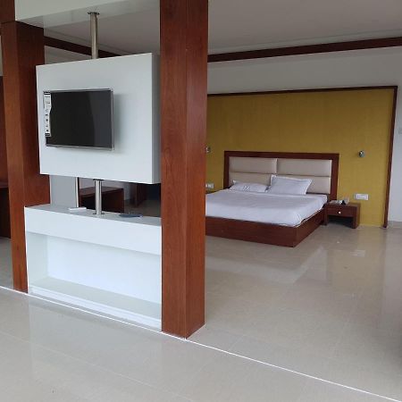 Hotel Tania Searock Daman Extérieur photo